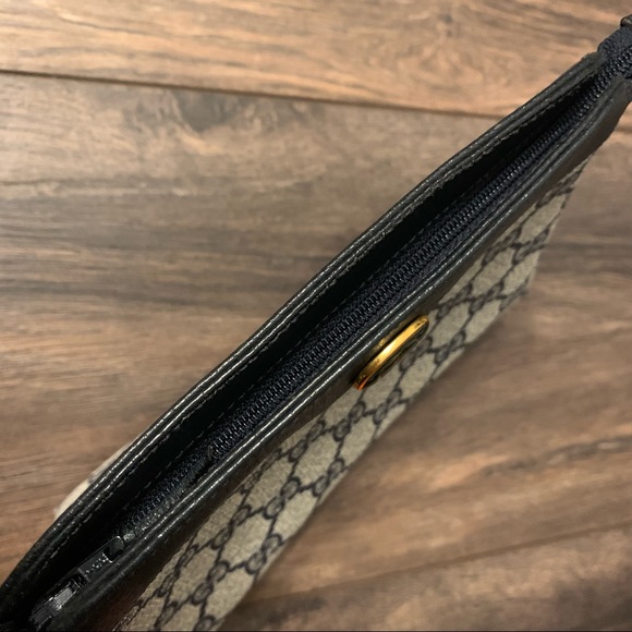 ❌SOLD❌ Vintage Gucci Supreme Monogram Navy Blue Cosmetic Pouch Bag - Picture 9 of 13